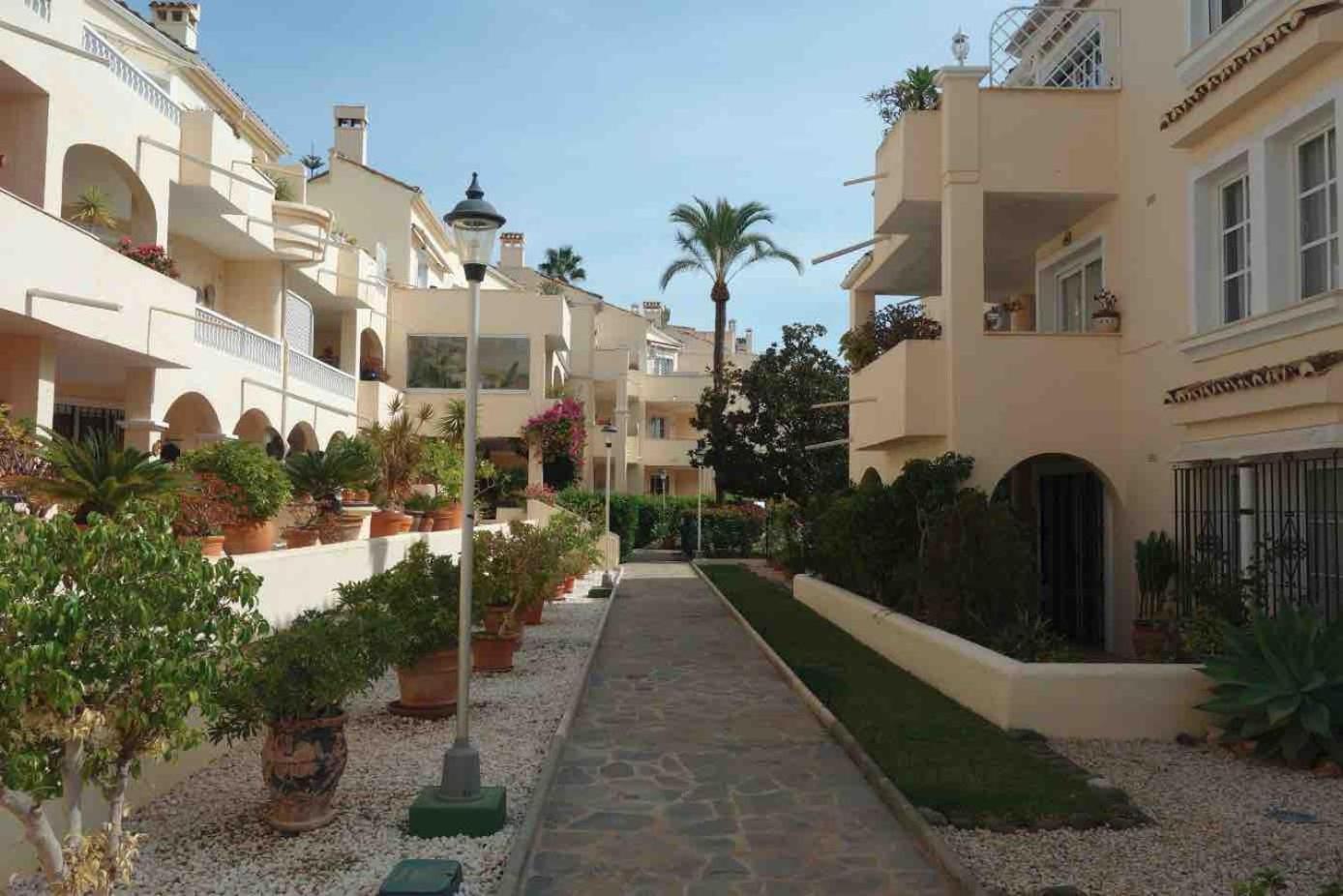 Apartment In El Paraiso - Near Puerto Banus Estepona Luaran gambar