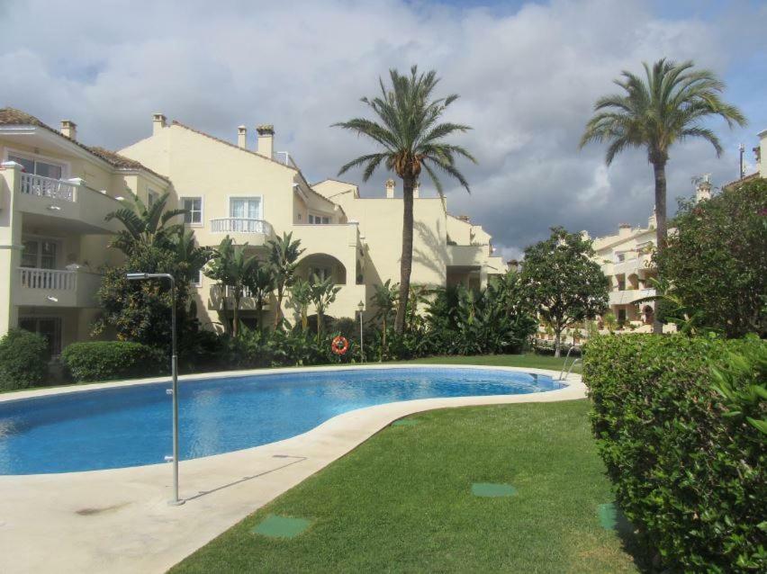 Apartment In El Paraiso - Near Puerto Banus Estepona Luaran gambar