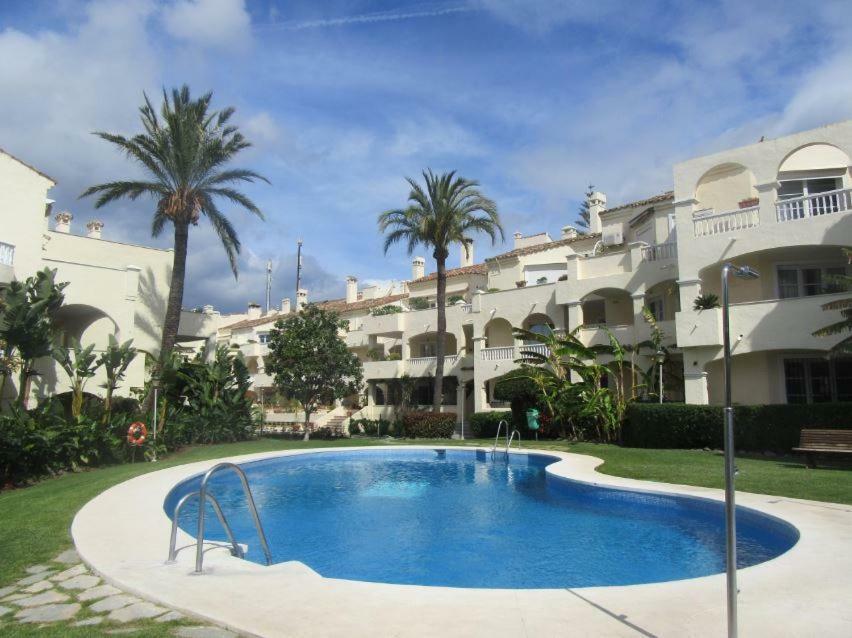 Apartment In El Paraiso - Near Puerto Banus Estepona Luaran gambar